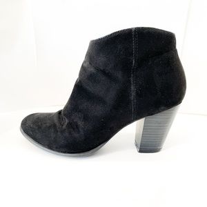 Old Navy Black Faux Suede Ankle Booties Size 6
